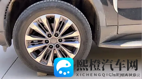 四块砖头困车：前驱车没有能通过的，这是什么原理？-3