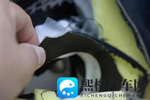 25万级SUV座椅暴力拆解，“剖开”看真面目！-3