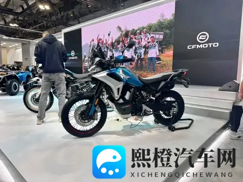 校草公交车被多人伦：校园帅哥公交遭围堵-2