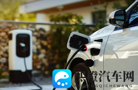 燃油车销量回暖,明年新能源购置税补贴减半后,你选电还是油?-3