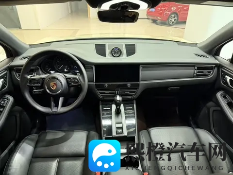 学长趴下让我C了一节课：课堂失控，学长意外趴地，我独占讲台一节课-2