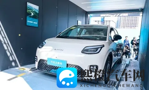 刘强东突然杀入!499万“国民神车”开卖,雷军、比亚迪有压力-1