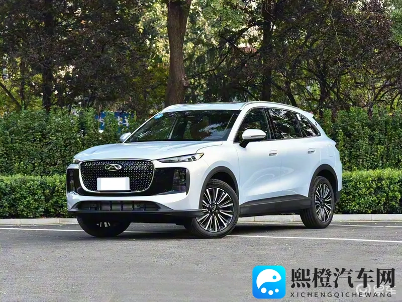 老师穿黑色双开真丝旗袍如何穿芭蕾:黑色旗袍老师演绎芭蕾,穿搭技巧揭秘-1