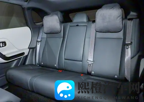 纯电钢炮开卷！零跑Lafa5预售1058万起，加速64秒破百！-1