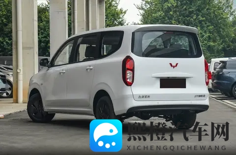 售价548万起,全新五菱宏光燃油版上市,外观内饰调整,动力升级-1