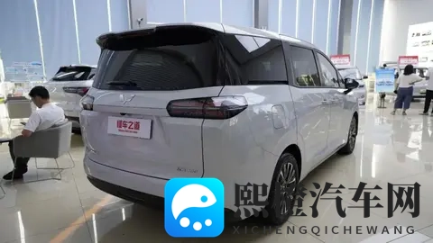 家用MPV新宠儿,五菱星光730售71万起-2