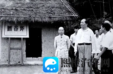 【看图说文】韶山冲里那辆银灰色吉姆车-1