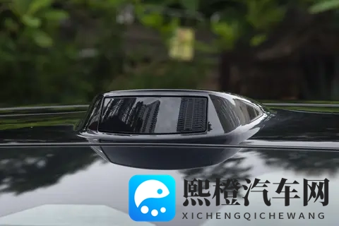 30万内家用MPV新选项!二三排共轨、全系激光雷达,还有惊喜-1