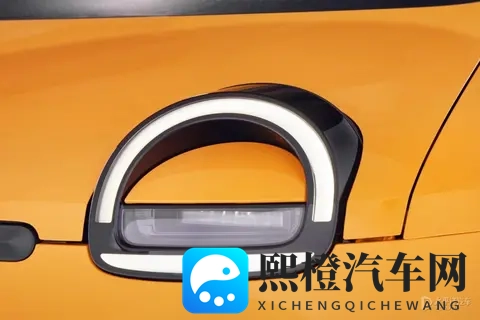 全新雷诺Twingo官图泄露 致敬初代车型-2