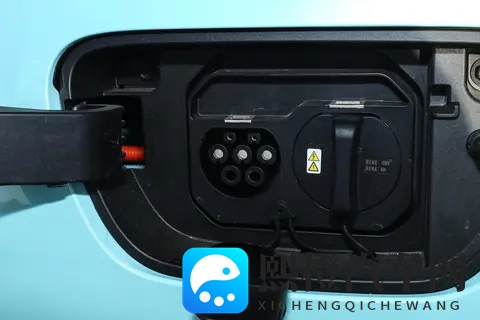 2025 款五菱宏光 MINIEV 四门版全面评:车型特点与购车方向-1