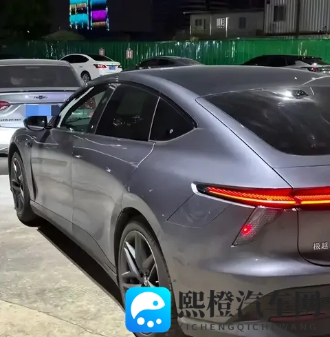 车主捡漏倒闭车企“烂尾车”,7万买辆哪吒,“因倒闭才有好价”-2