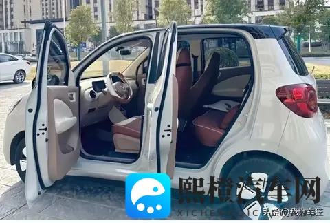 五菱宏光MINIEV四门版推301km续航车型，价格558万元！-1