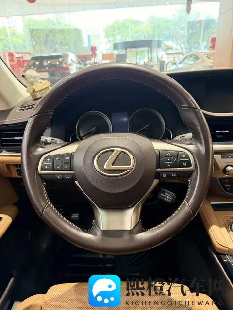 十年雷克萨斯ES，5万公里油电混动，这才是成熟男人的座驾？-3