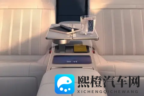 蔚来ET9：续航650km，900V快充，41秒破百，空悬+后轮转向-1