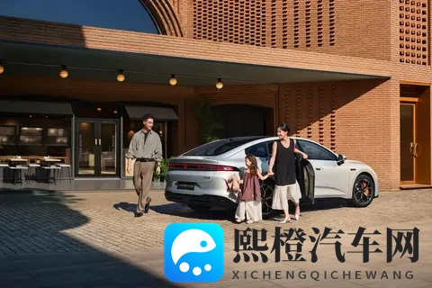 提供六款纯电两款增程版本 长安启源A06上市1099万起-2