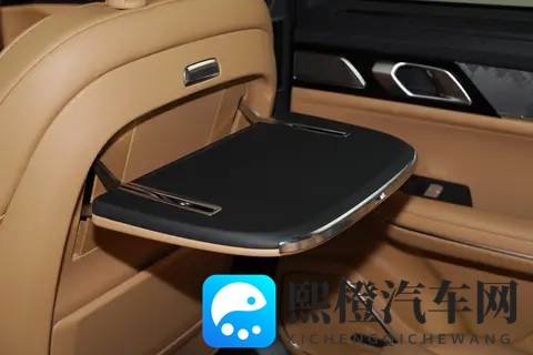 上市即热销!这款燃油车凭什么?看完配置清单,我懂了-1