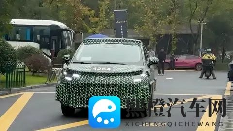 零跑A10实车谍照曝光,将预定爆款?-1