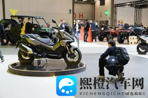 VOGE无极发布两款全新踏板，双杠450ADV踏板，单缸160通勤踏板-1