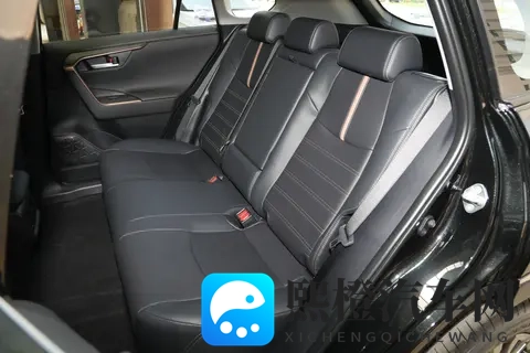 广汽丰田威兰达深度体验：家用 SUV 的刚需之选，短板也得认-1