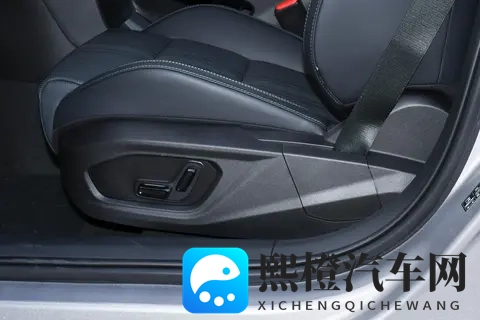 10万出头就能拿下第三代领克03？燃油车真能比肩新能源？-2