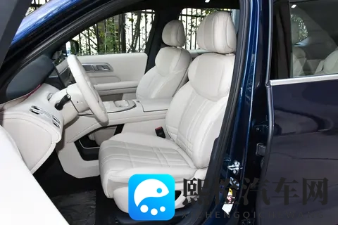 问界M9VS深蓝S09：两种不同的家庭用车理念-2