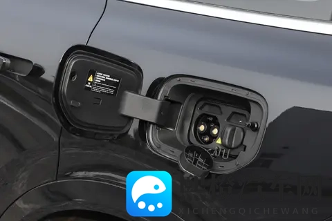 实测对比深蓝S09与领克900,谁更适合家用?-2