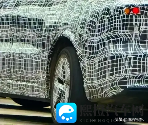 理想L9换代谍照曝光，后轮转向真能解决停车难？-1