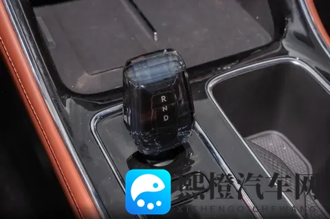 帝豪的档次也上来了?新车配水晶挡把,比沃尔沃还豪华-1