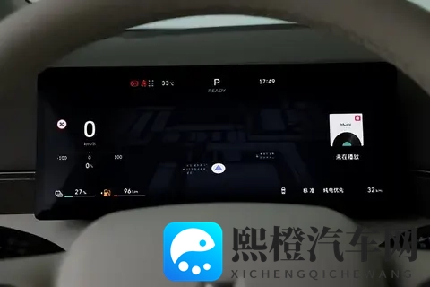 三孩爸开了台新MPV，全家人都说：这车像家一样舒服！-1