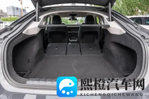 宝马4系新变化：动力提升与激光尾灯成焦点，四门版更实用-2