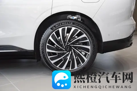 星纪元ET纯电四驱版:豪华与科技的均衡之选-1