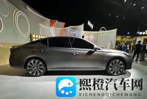 东风日产天籁首搭鸿蒙座舱 智能座舱再升级-2