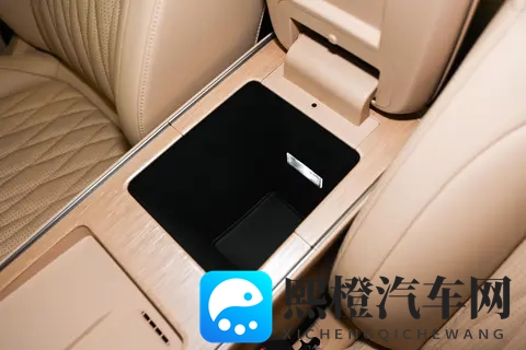 飞鱼底盘20+猎鹰辅助驾驶，操控扎实，这款增程中大型SUV家用香-1