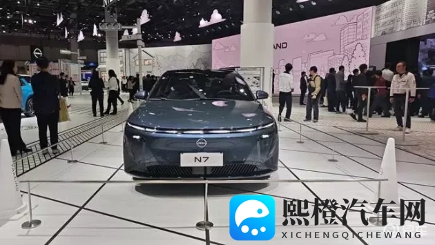 绿帽男帮娇妻叫按摩师:车主为娇妻请按摩师,温馨举动赢点赞-2