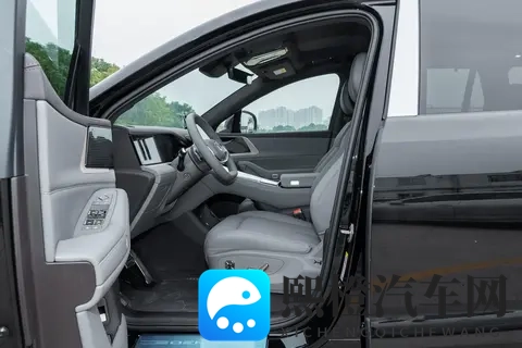 一车搞定三代出行?腾势 N8L DM 核心卖点全拆解-1