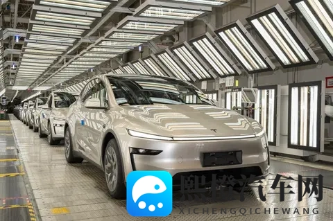 Cybercab亮相进博会,特斯拉:AI技术将加速世界迈向可持续的富足-1