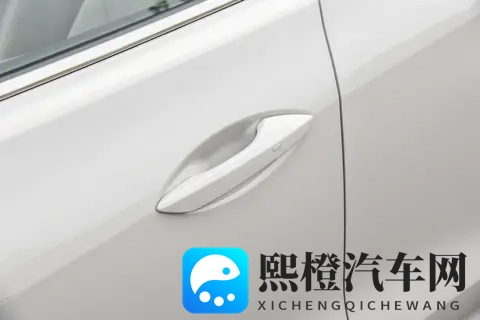 蓝电E5 PLUS：12万级SUV新标杆，适合全家人的高性价比之选-3