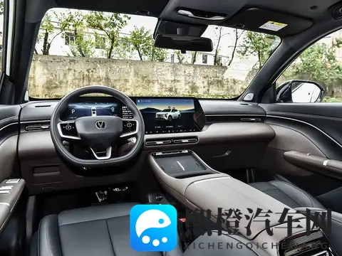 新款长安CS55 PLUS PHEV,新增天枢驾驶辅助视觉版,售价1129万元-1