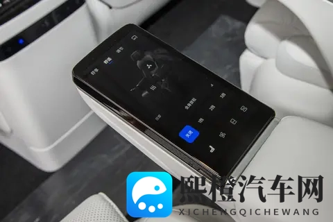 入手26款岚图梦想家,智能安全又豪华,半个月体验超满意!-3