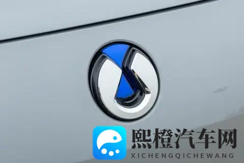 腾势N8L DM：52米车长+3米轴距，全家出游不用愁！-2