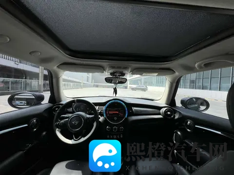 12万拿下MINI?2021款五门经典,小姐姐通勤优选-2