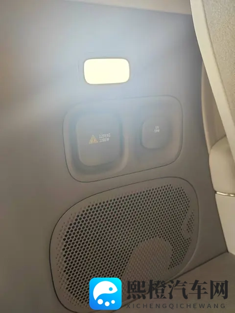 智己LS9实体店看车体验——不愧是上汽旗舰-3