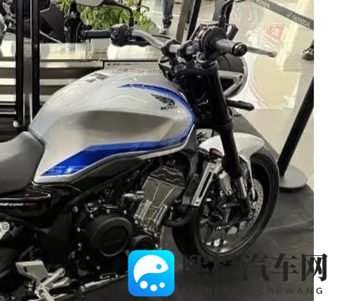 本田CB500SF到店实拍 4万级带电子离合 国产500级街车迎最强对手-1