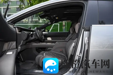 蔚来ET9 2025款 102kWh签名版：行政旗舰的科技新诠释-3