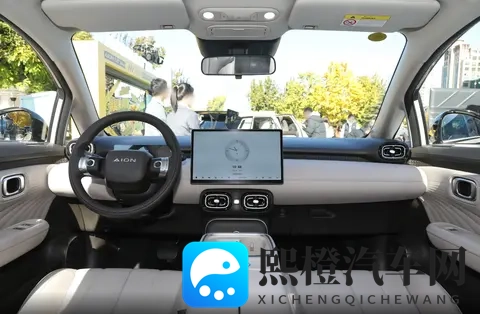 少妇被猛烈进入:年轻妻子遭遇狂热欢愉-1