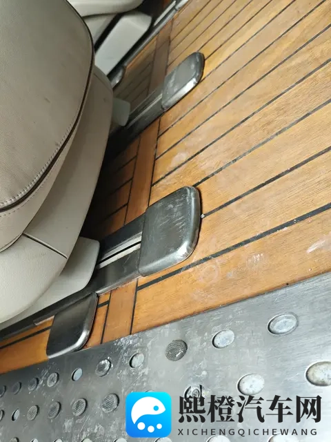 二手别克GL8:22款陆上公务舱,6万公里,1399万宜商宜家!-2