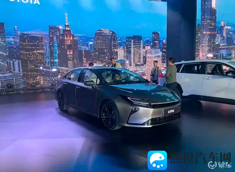 2025广州车展探馆 新款卡罗拉亮相 129英寸大屏-1