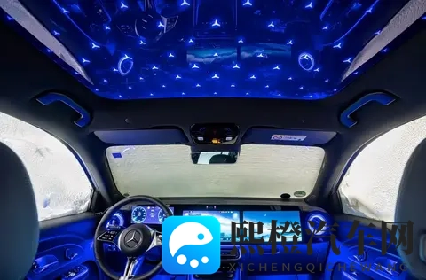 阿明说车侃赛:奔驰新GLB内饰炸场!三联屏+星空顶,30万级卷王?-2