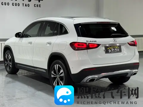 二手奔驰GLA:20款白色座驾,表显45万公里,1388万值不值?-1