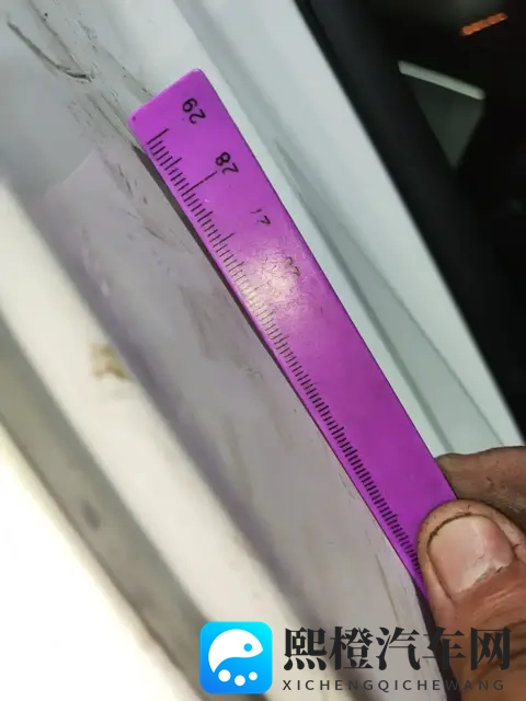 探店新款奔驰C级:从3383万到3841万的理性选择-1